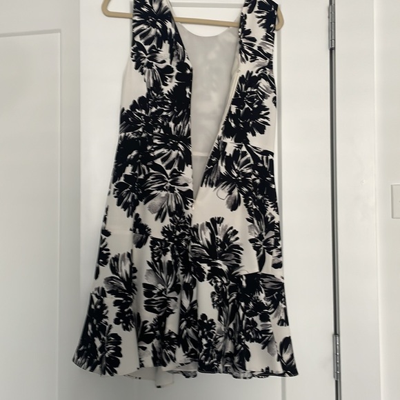 Rebecca Taylor Black and White Floral Sleeveless Splashed Flowers Flippy Dress - Picture 7 of 7
